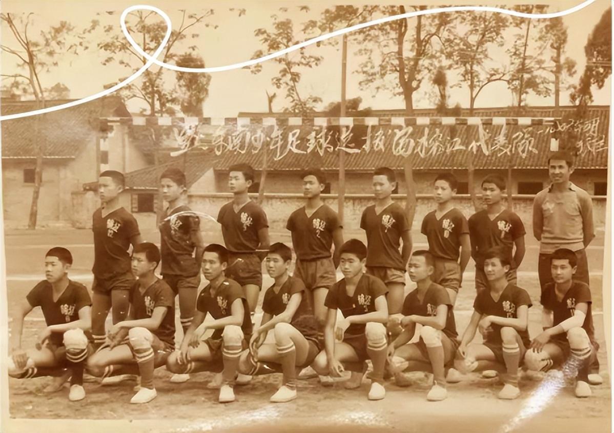 大锅最新节目信息，带你领略精彩纷呈的娱乐盛宴盛宴！